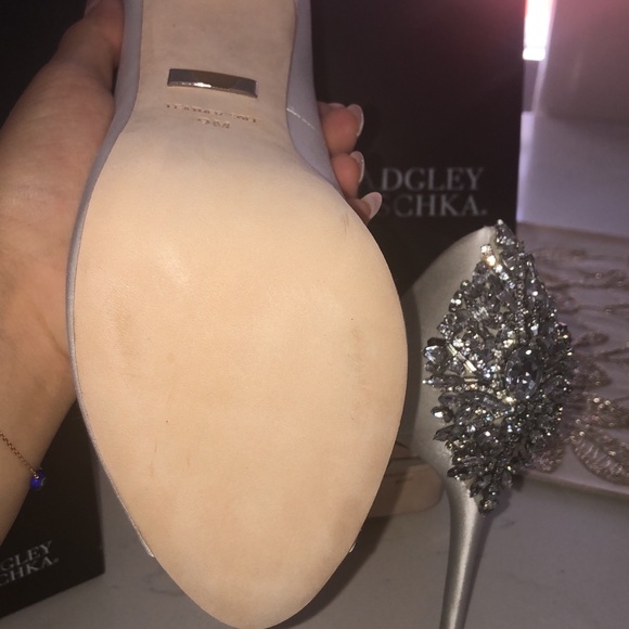 Badgley Mischka Cream Peep-Toe Heels - Picture 6 of 7